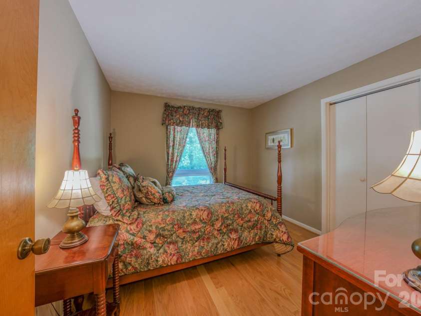 22 Tilson Trail, Asheville, NC 28805.  MLS# CAR4383997, YatesRealty ID 23680. 
