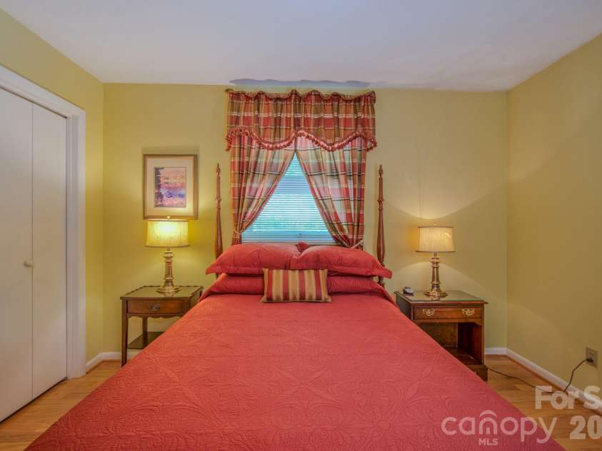 22 Tilson Trail, Asheville, NC 28805.  MLS# CAR4383997, YatesRealty ID 23680. 