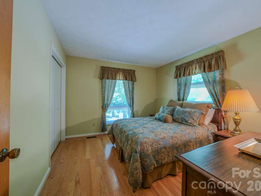 22 Tilson Trail, Asheville, NC 28805.  MLS# CAR4383997, YatesRealty ID 23680. 