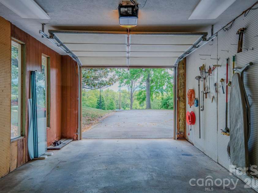 22 Tilson Trail, Asheville, NC 28805.  MLS# CAR4383997, YatesRealty ID 23680. 