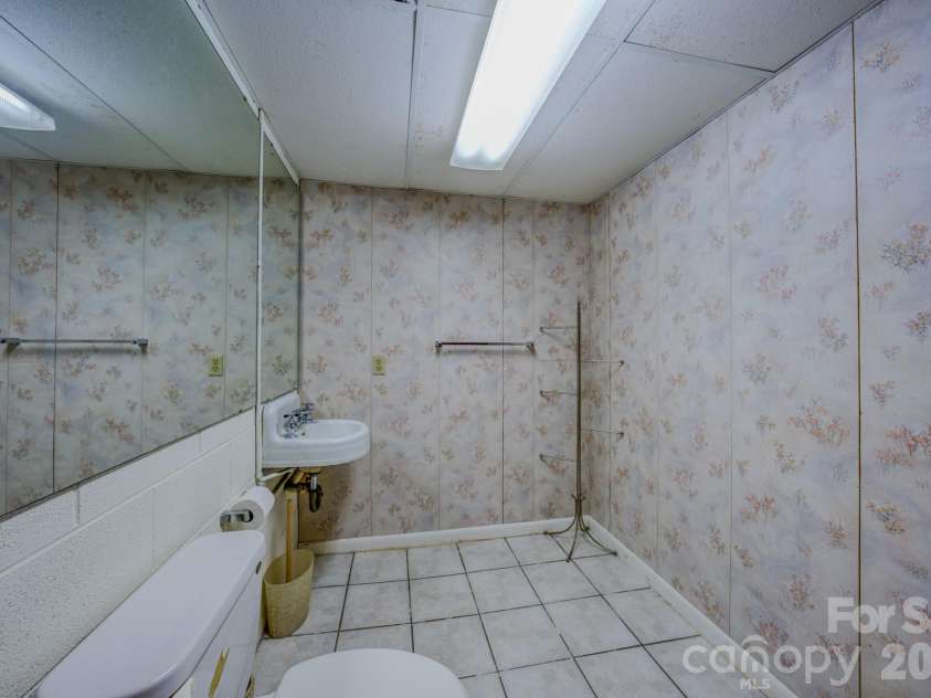 22 Tilson Trail, Asheville, NC 28805.  MLS# CAR4383997, YatesRealty ID 23680. 