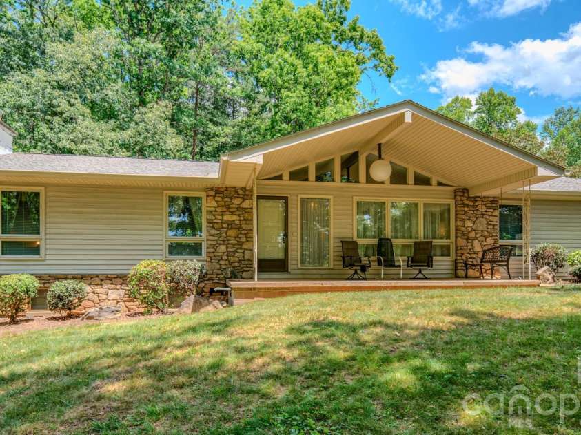 22 Tilson Trail, Asheville, NC 28805.  MLS# CAR4383997, YatesRealty ID 23680. 