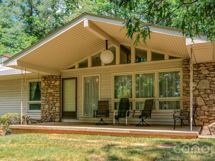 22 Tilson Trail, Asheville, NC 28805.  MLS# CAR4383997, YatesRealty ID 23680. 