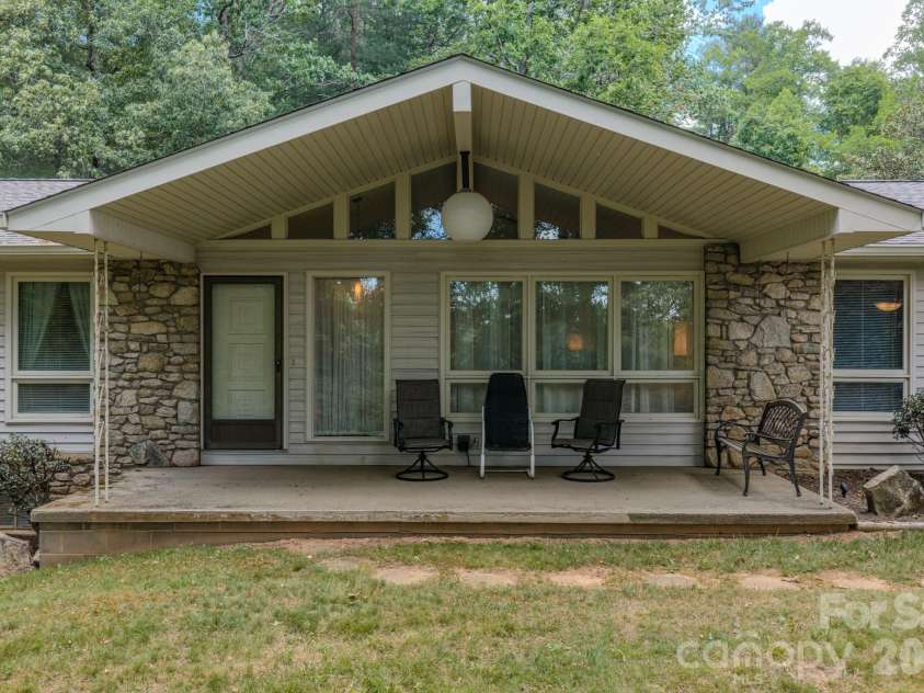 22 Tilson Trail, Asheville, NC 28805.  MLS# CAR4383997, YatesRealty ID 23680. 