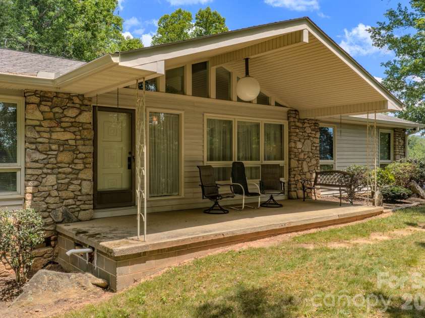 22 Tilson Trail, Asheville, NC 28805.  MLS# CAR4383997, YatesRealty ID 23680. 