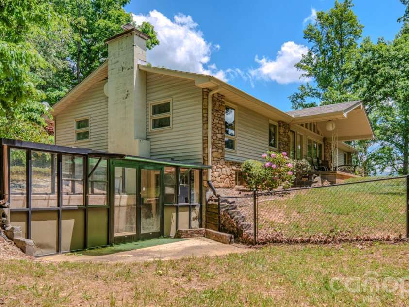 22 Tilson Trail, Asheville, NC 28805.  MLS# CAR4383997, YatesRealty ID 23680. 