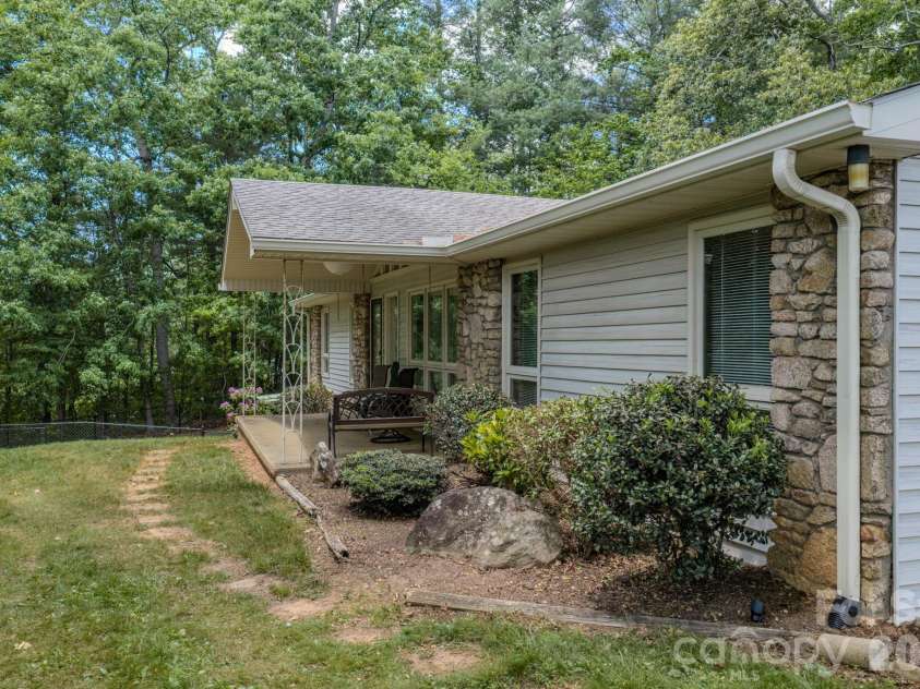 22 Tilson Trail, Asheville, NC 28805.  MLS# CAR4383997, YatesRealty ID 23680. 