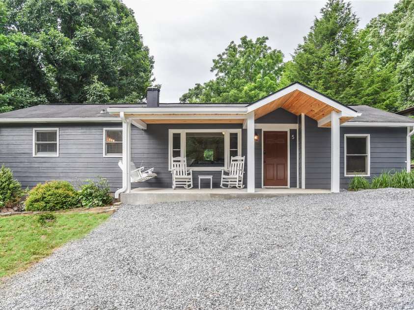 5 Keesler Street, Black Mountain, NC 28711.  MLS# CAR4330469, YatesRealty ID 23683. 
