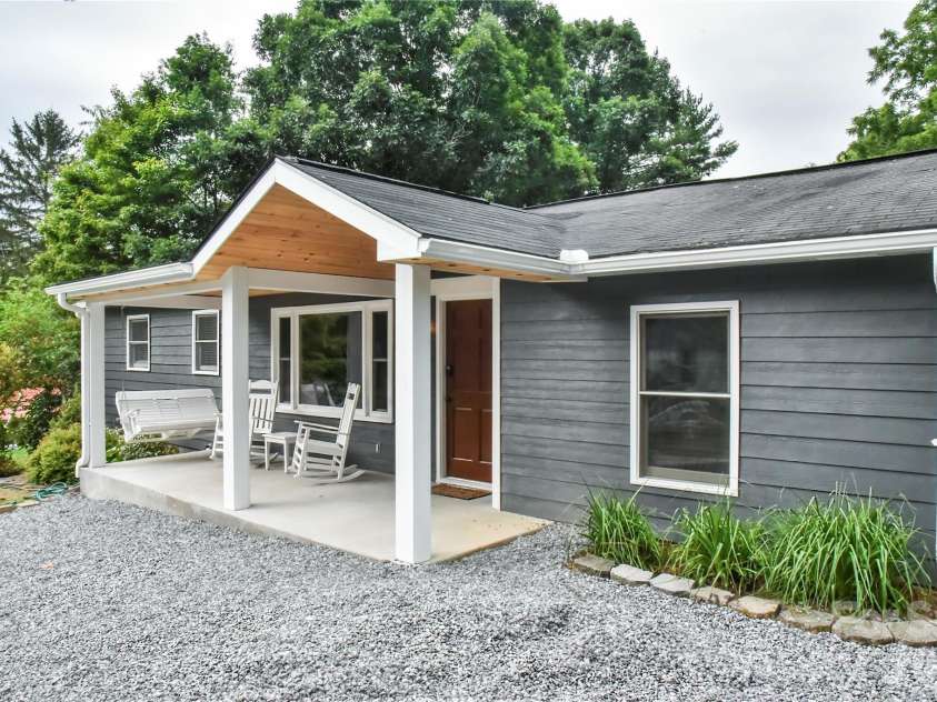5 Keesler Street, Black Mountain, NC 28711.  MLS# CAR4330469, YatesRealty ID 23683. 