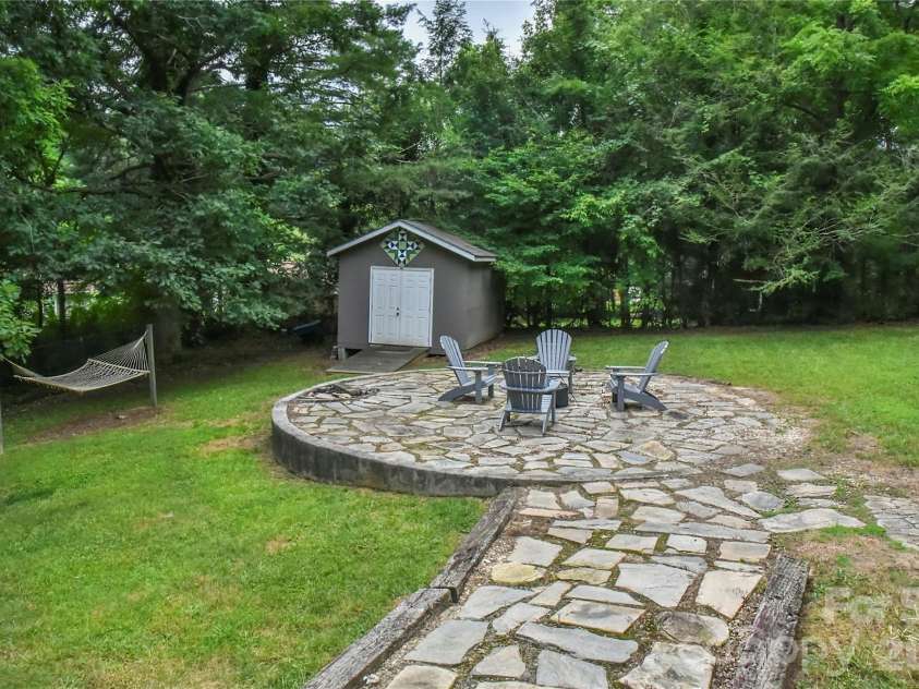 5 Keesler Street, Black Mountain, NC 28711.  MLS# CAR4330469, YatesRealty ID 23683. 