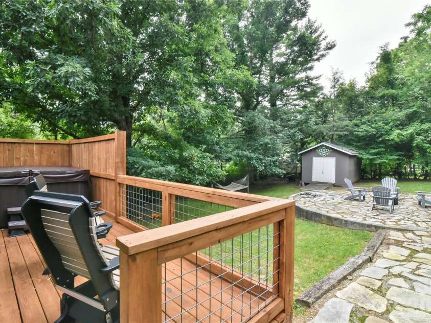 5 Keesler Street, Black Mountain, NC 28711.  MLS# CAR4330469, YatesRealty ID 23683. 