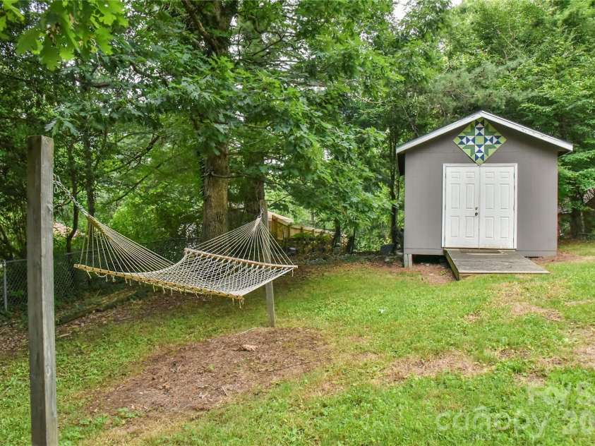 5 Keesler Street, Black Mountain, NC 28711.  MLS# CAR4330469, YatesRealty ID 23683. 