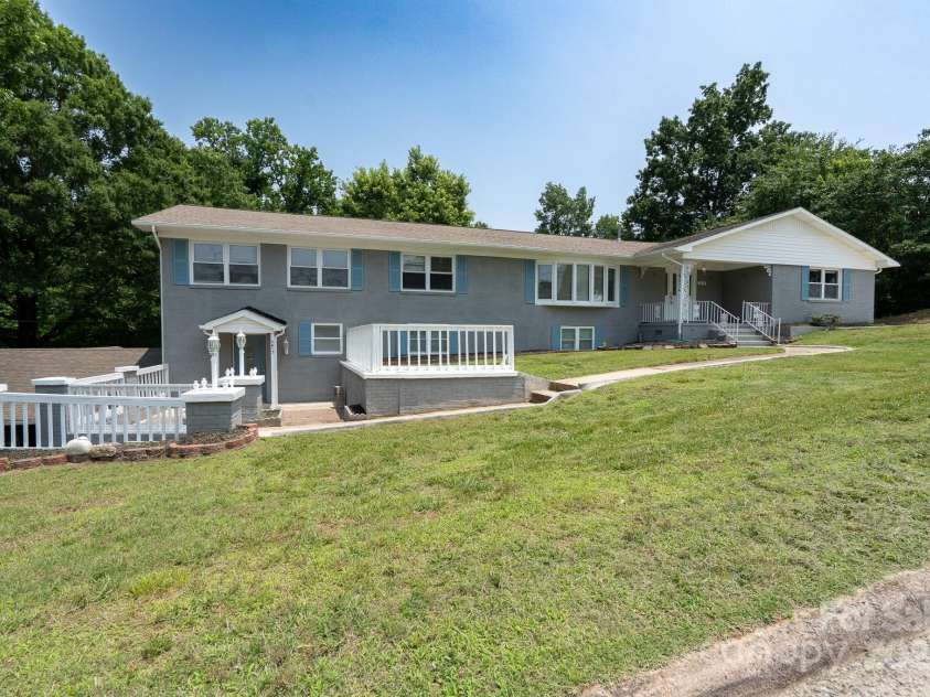 2617 Shady Lane Avenue, Concord, NC 28027.  MLS# CAR4268021, YatesRealty ID 23686. Front