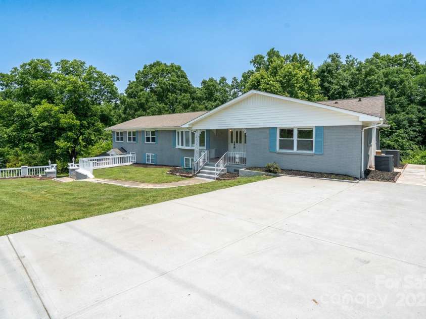 2617 Shady Lane Avenue, Concord, NC 28027.  MLS# CAR4268021, YatesRealty ID 23686. Front