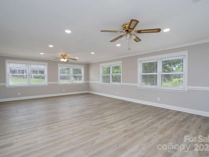 2617 Shady Lane Avenue, Concord, NC 28027.  MLS# CAR4268021, YatesRealty ID 23686. Main Floor - Bonus Room