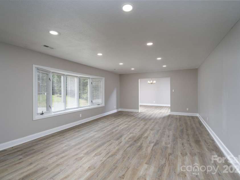 2617 Shady Lane Avenue, Concord, NC 28027.  MLS# CAR4268021, YatesRealty ID 23686. Main Floor - Family Room