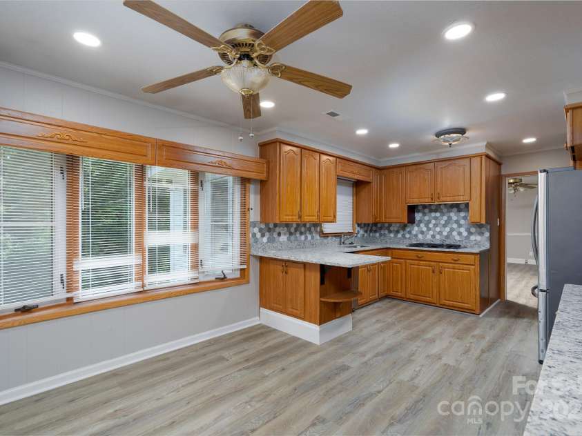2617 Shady Lane Avenue, Concord, NC 28027.  MLS# CAR4268021, YatesRealty ID 23686. Main Floor - Kitchen