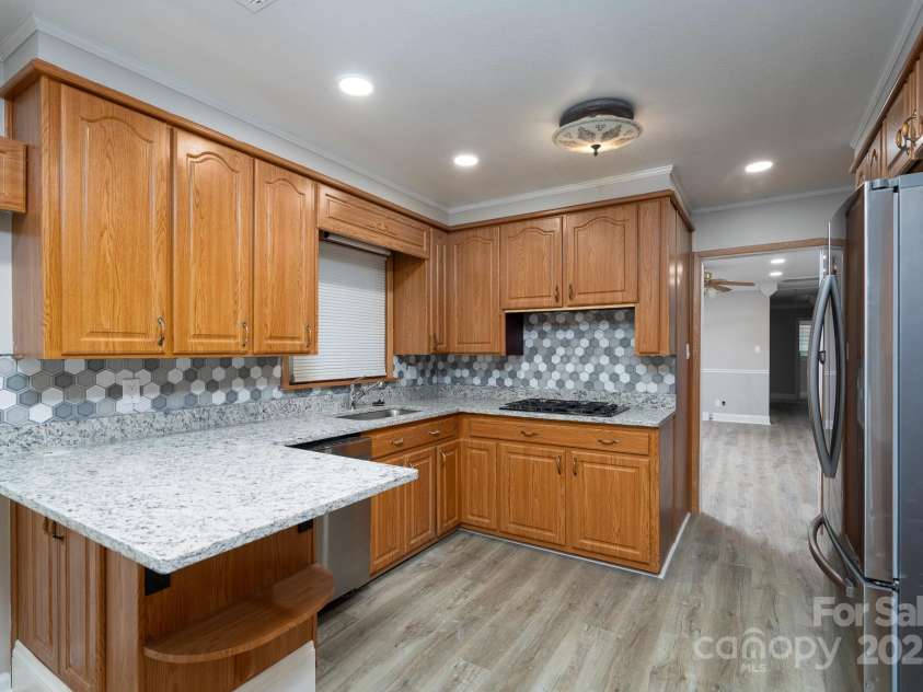 2617 Shady Lane Avenue, Concord, NC 28027.  MLS# CAR4268021, YatesRealty ID 23686. Main Floor - Kitchen