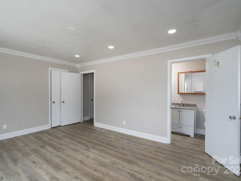 2617 Shady Lane Avenue, Concord, NC 28027.  MLS# CAR4268021, YatesRealty ID 23686. Main Floor - Master Bedroom