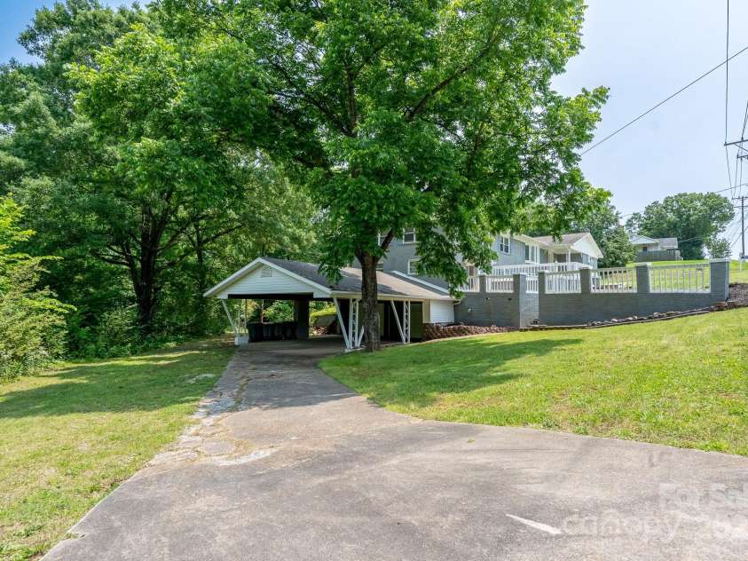 2617 Shady Lane Avenue, Concord, NC 28027.  MLS# CAR4268021, YatesRealty ID 23686. Primary Driveway