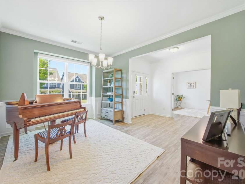 8113 Cornhill Avenue, Charlotte, NC 28277.  MLS# CAR4382966, YatesRealty ID 23686. 