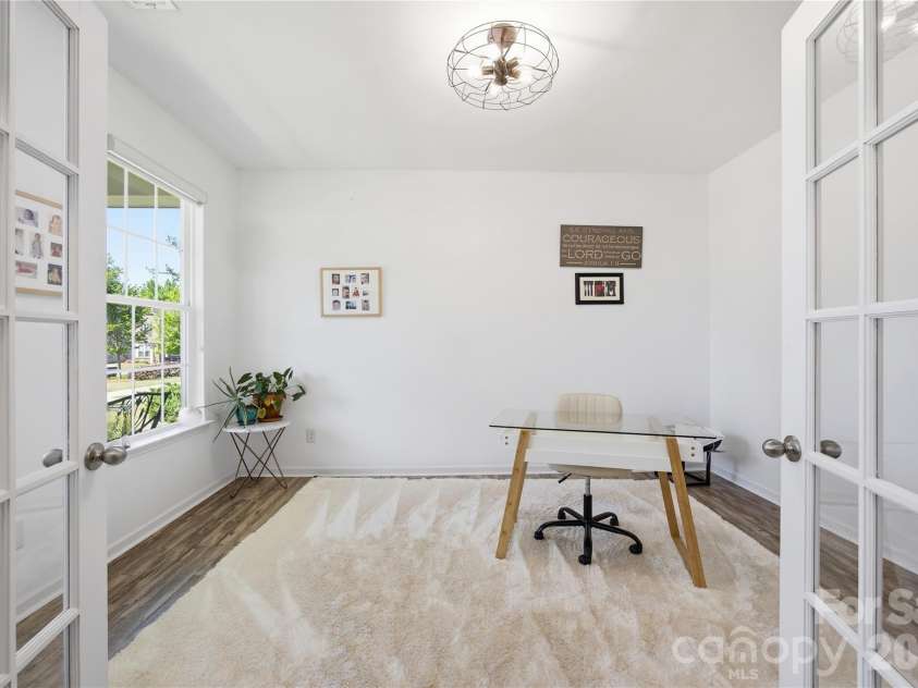 8113 Cornhill Avenue, Charlotte, NC 28277.  MLS# CAR4382966, YatesRealty ID 23686. 