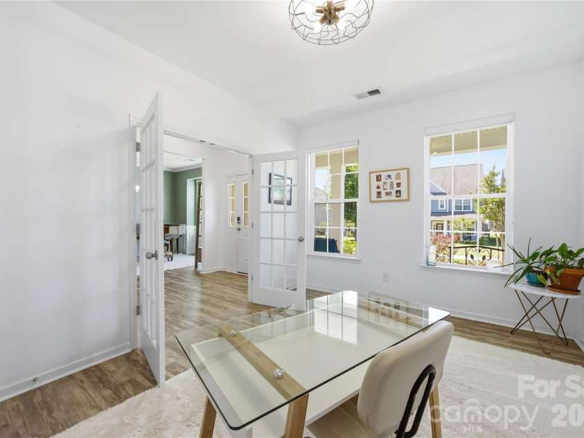 8113 Cornhill Avenue, Charlotte, NC 28277.  MLS# CAR4382966, YatesRealty ID 23686. 