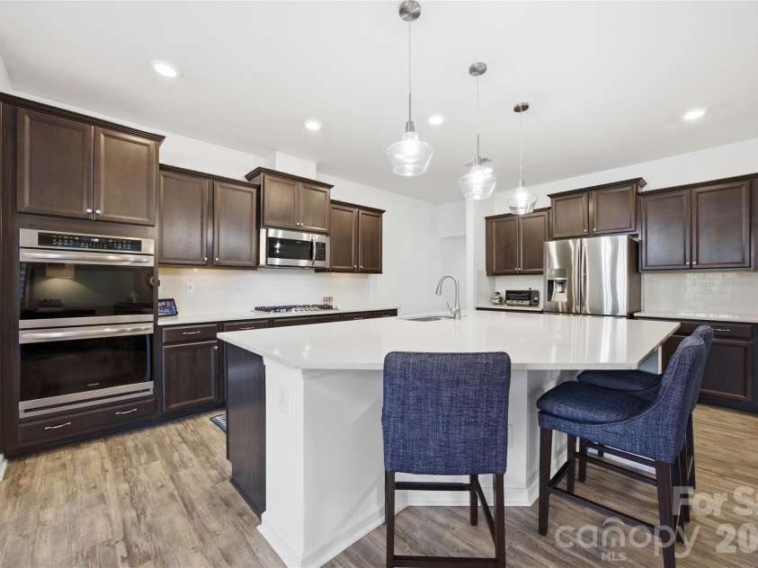 8113 Cornhill Avenue, Charlotte, NC 28277.  MLS# CAR4382966, YatesRealty ID 23686. 