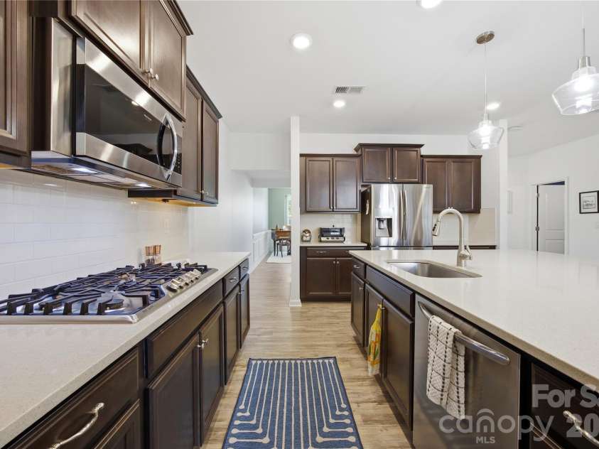 8113 Cornhill Avenue, Charlotte, NC 28277.  MLS# CAR4382966, YatesRealty ID 23686. 