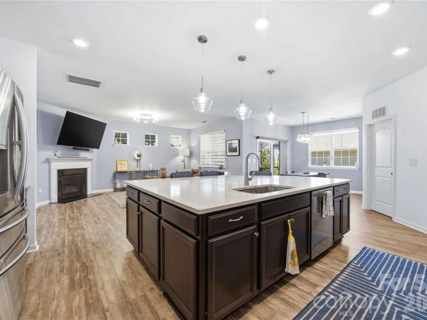 8113 Cornhill Avenue, Charlotte, NC 28277.  MLS# CAR4382966, YatesRealty ID 23686. 