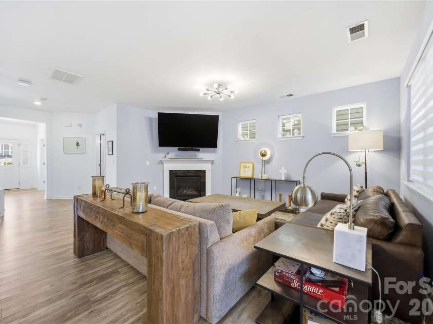 8113 Cornhill Avenue, Charlotte, NC 28277.  MLS# CAR4382966, YatesRealty ID 23686. 