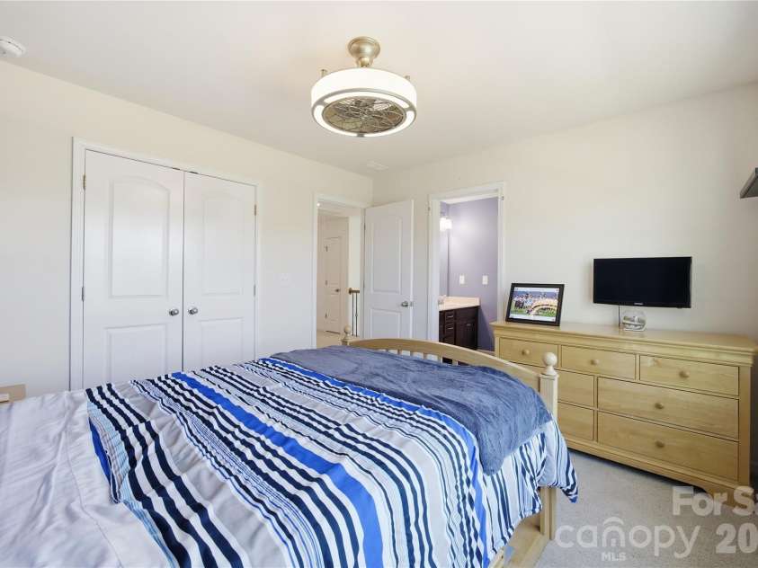 8113 Cornhill Avenue, Charlotte, NC 28277.  MLS# CAR4382966, YatesRealty ID 23686. 
