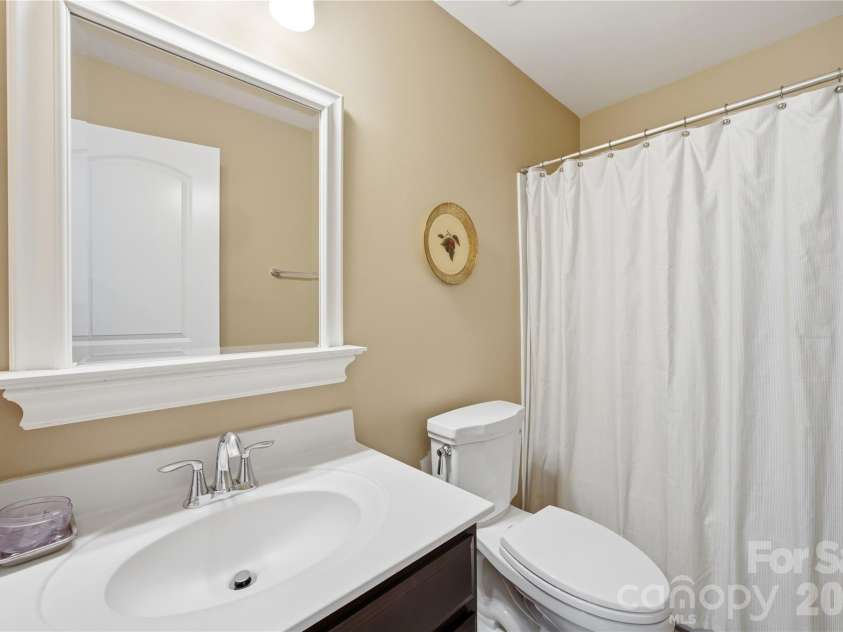 8113 Cornhill Avenue, Charlotte, NC 28277.  MLS# CAR4382966, YatesRealty ID 23686. 