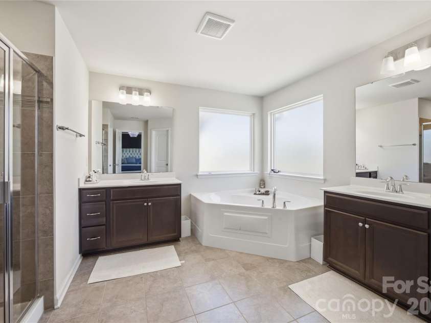 8113 Cornhill Avenue, Charlotte, NC 28277.  MLS# CAR4382966, YatesRealty ID 23686. 