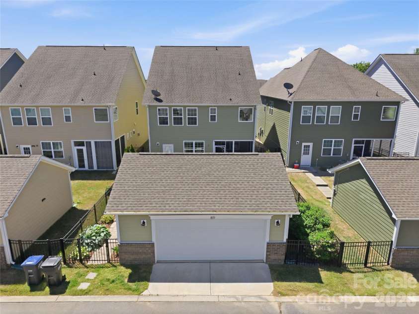 8113 Cornhill Avenue, Charlotte, NC 28277.  MLS# CAR4382966, YatesRealty ID 23686. 
