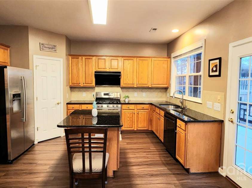 14021 Eldon Drive, Charlotte, NC 28277.  MLS# CAR4209893, YatesRealty ID 2369. Kichen