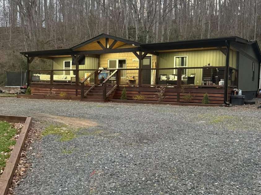 71 Ledford Ridge Lane, Bakersville, NC 28705.  MLS# CAR4384053, YatesRealty ID 23690. 