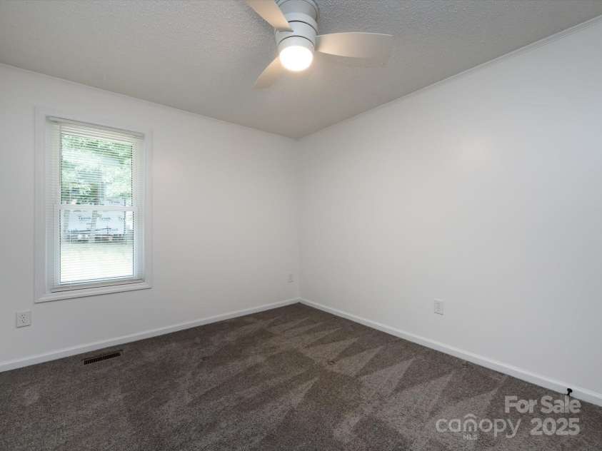 7960 Tiburon Circle, Charlotte, NC 28215.  MLS# CAR4276761, YatesRealty ID 23690. Guest bedroom 2.