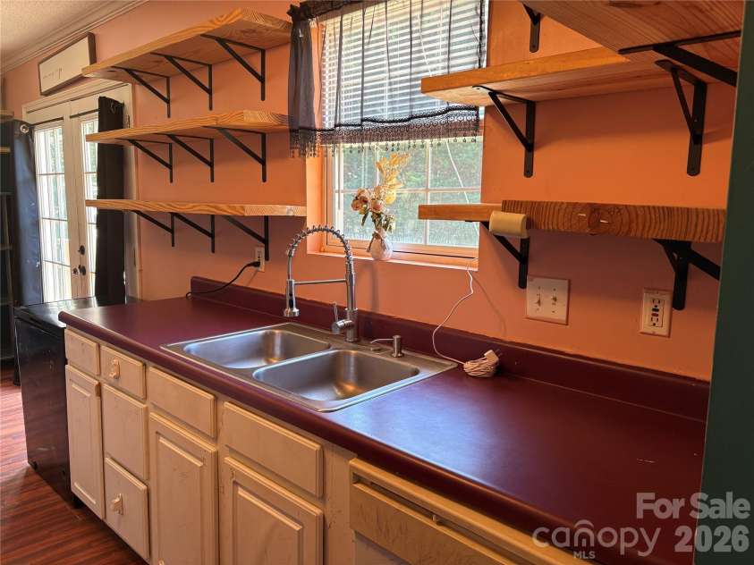 1721 Fallston Road, Shelby, NC 28150.  MLS# CAR4382930, YatesRealty ID 23692. Kitchen