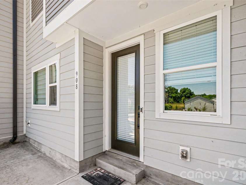 908 Kinsey Alley, Charlotte, NC 28217.  MLS# CAR4383073, YatesRealty ID 23693. 