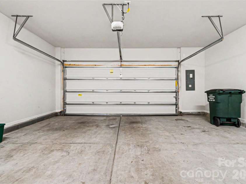 908 Kinsey Alley, Charlotte, NC 28217.  MLS# CAR4383073, YatesRealty ID 23693. 