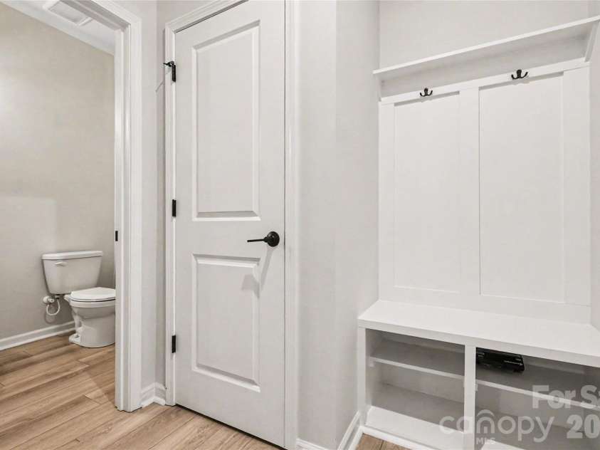 908 Kinsey Alley, Charlotte, NC 28217.  MLS# CAR4383073, YatesRealty ID 23693. 