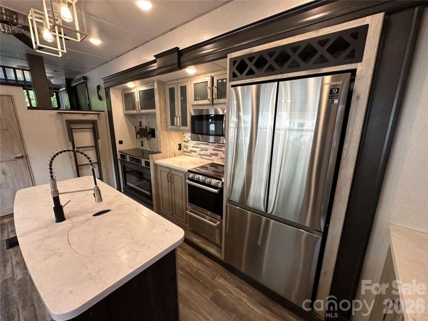 133 Marina Drive, New London, NC 28127.  MLS# CAR4383150, YatesRealty ID 23694. 