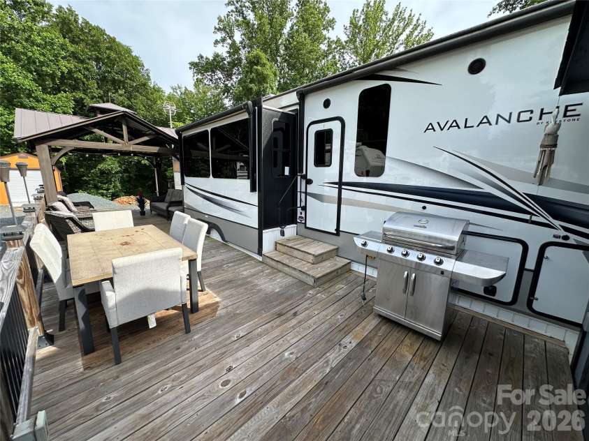 133 Marina Drive, New London, NC 28127.  MLS# CAR4383150, YatesRealty ID 23694. 