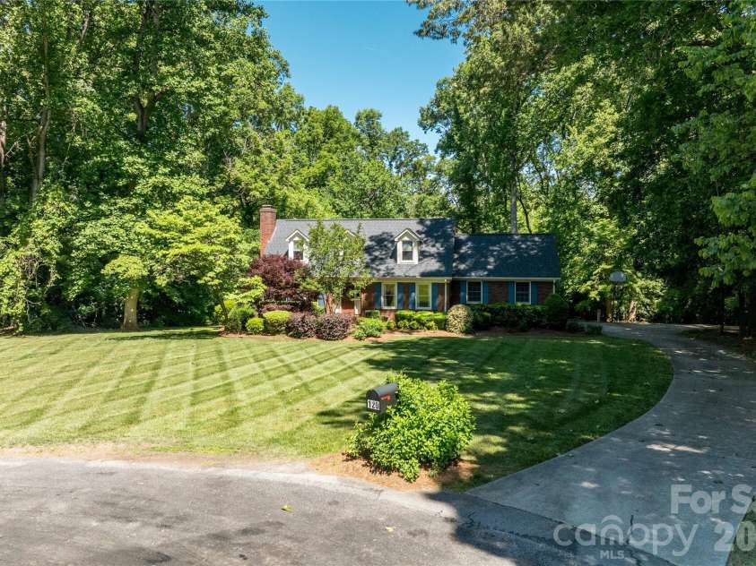 120 Regency Road, Salisbury, NC 28147.  MLS# CAR4384028, YatesRealty ID 23695. 