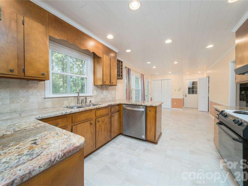 120 Regency Road, Salisbury, NC 28147.  MLS# CAR4384028, YatesRealty ID 23695. 