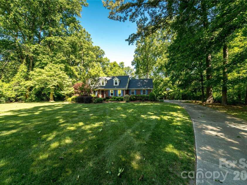 120 Regency Road, Salisbury, NC 28147.  MLS# CAR4384028, YatesRealty ID 23695. 