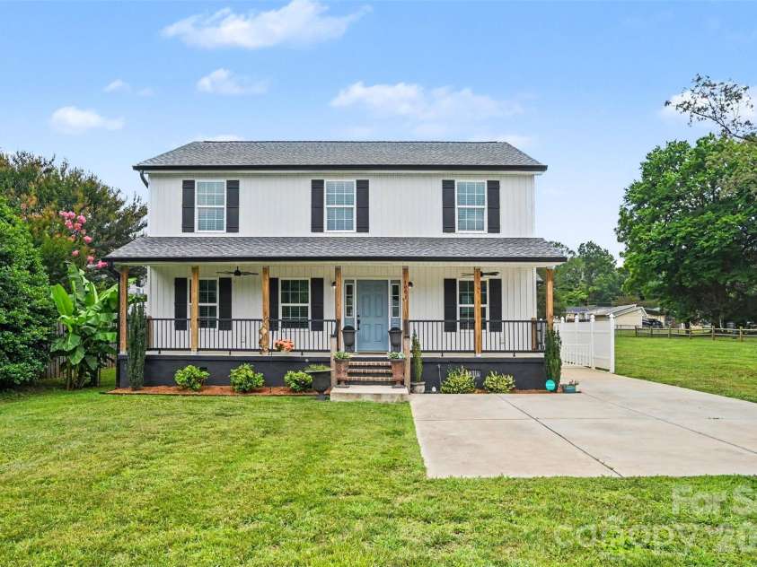 1001 Noles Drive, Mount Holly, NC 28120.  MLS# CAR4398647, YatesRealty ID 23696. 