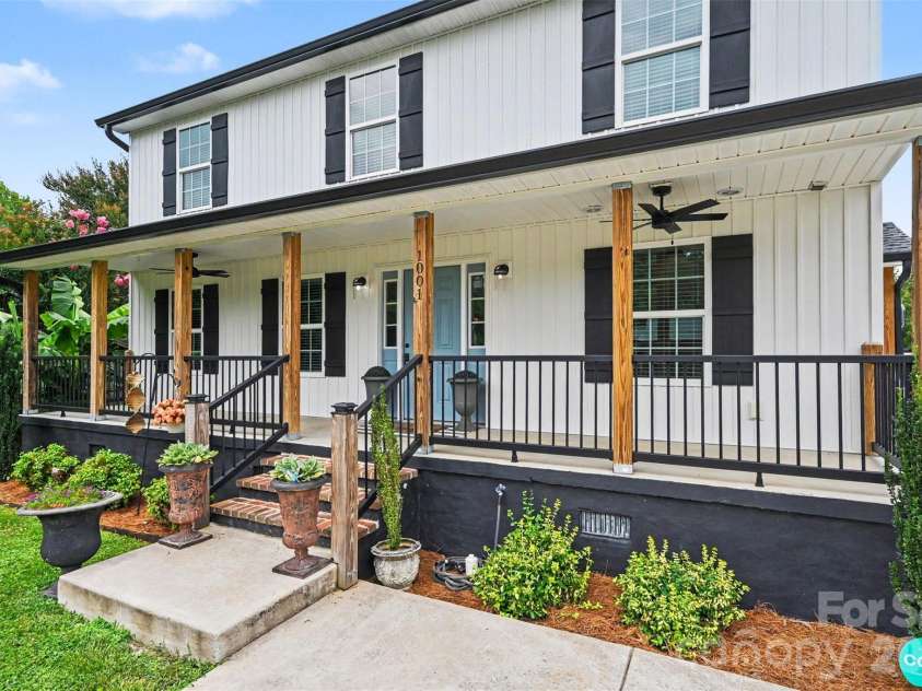 1001 Noles Drive, Mount Holly, NC 28120.  MLS# CAR4398647, YatesRealty ID 23696. 
