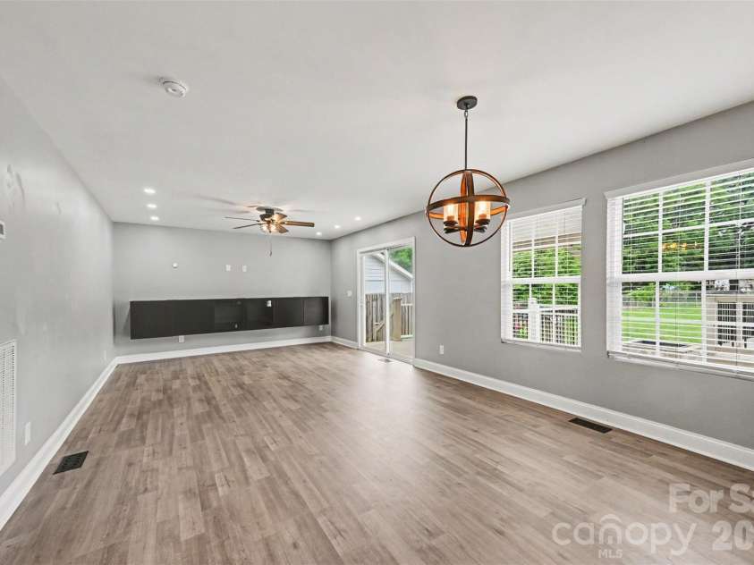 1001 Noles Drive, Mount Holly, NC 28120.  MLS# CAR4398647, YatesRealty ID 23696. 